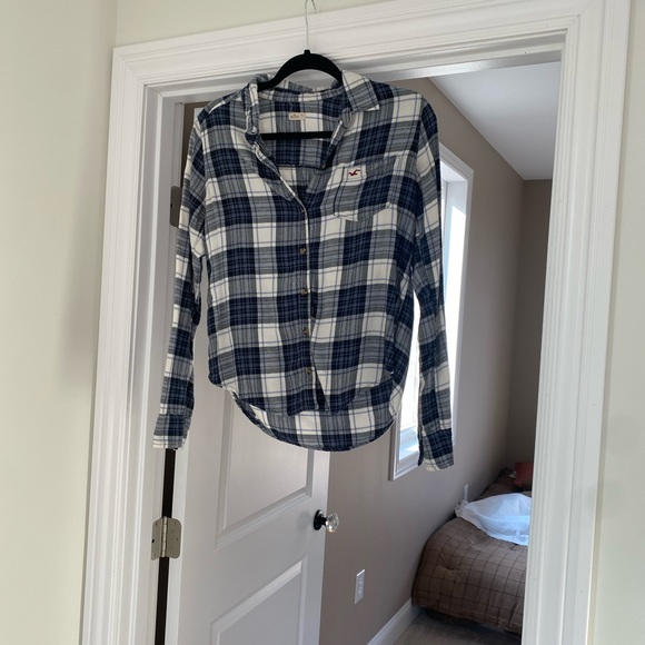Hollister Navy and Cream Plaid Shirt - Picture 1 of 3